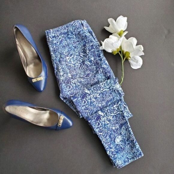 H&M Pants - 💍H&M Blue and white Paisley Dress Pants
